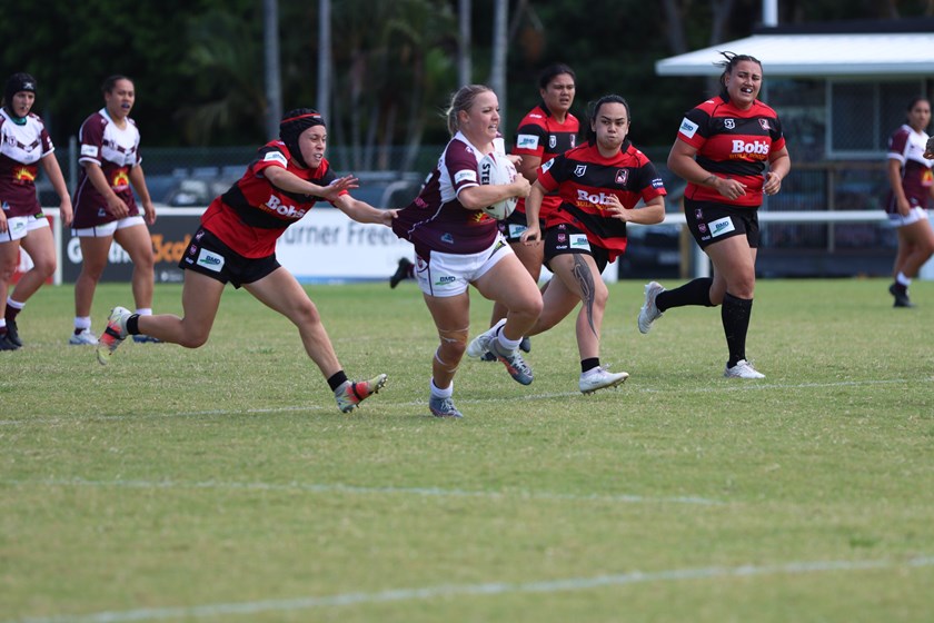 Tarnisha Lyons with the ball for Burleigh Bears. Photo: Dylan Parker / QRL