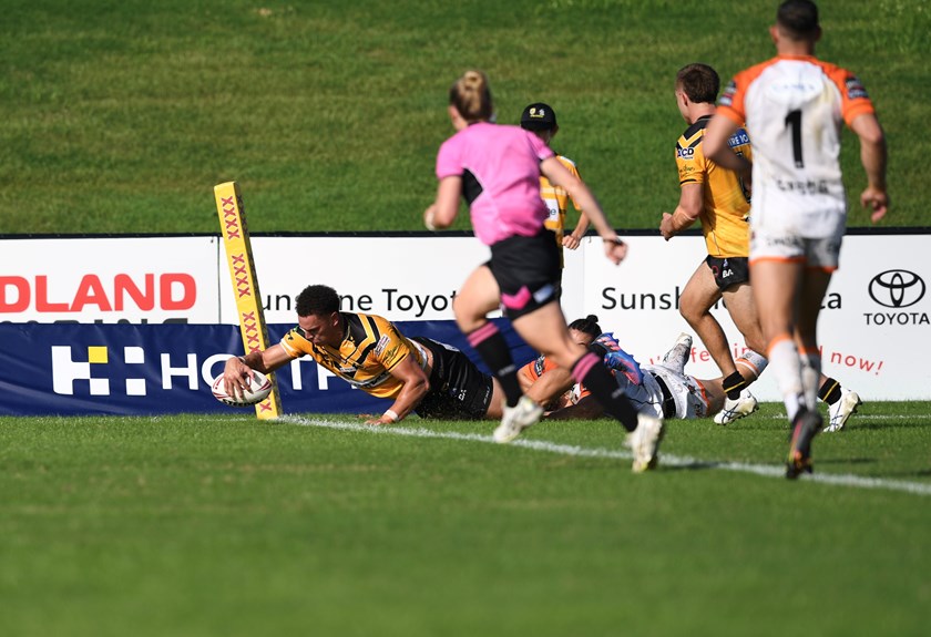 Will Warbrick goes over the Sunshine Coast Falcons. Photo: Vanessa Hafner / QRL