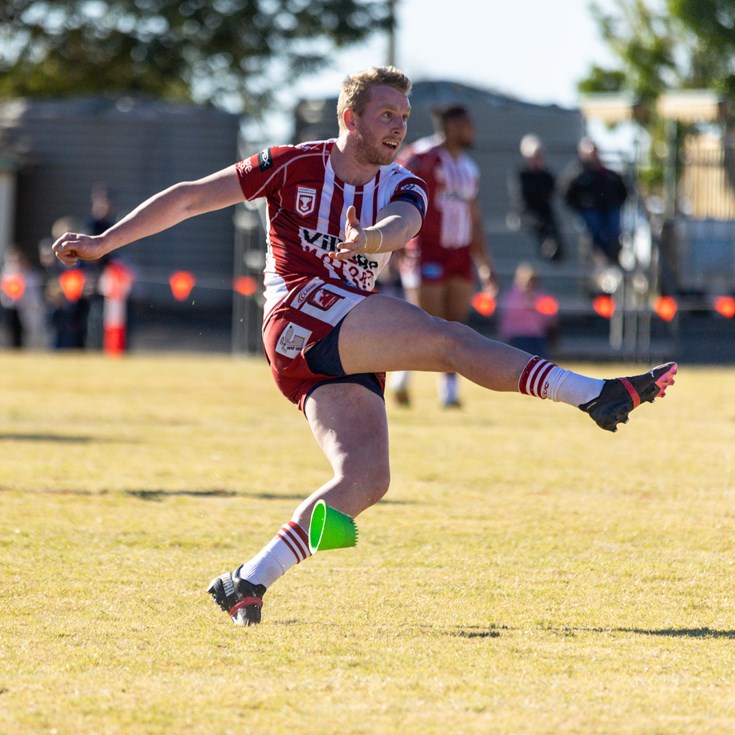 Redcliffe withstand Capras fightback