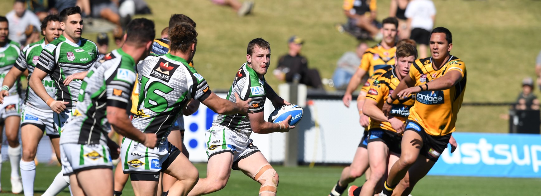 Blackhawks upset minor premiers Falcons