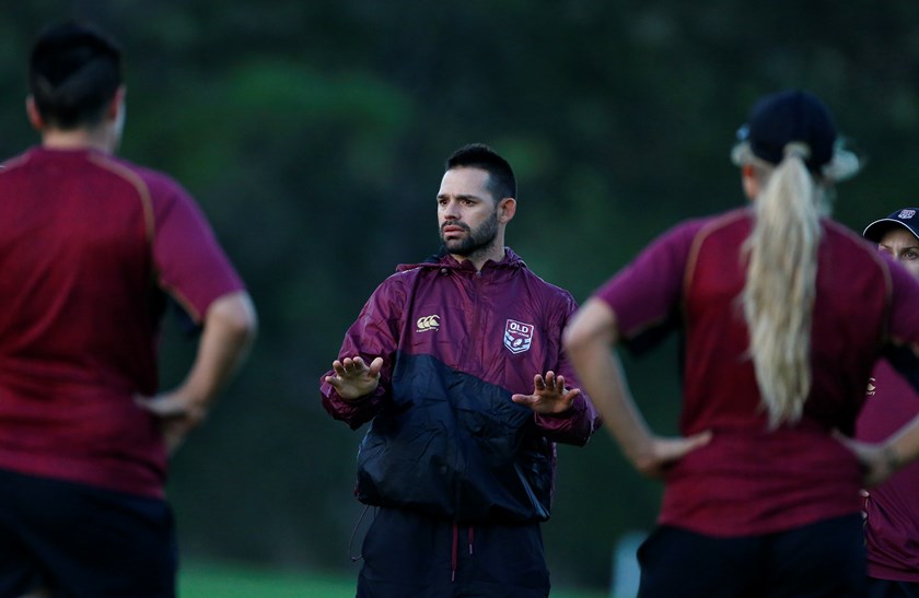 Ben Jeffries speaks to the players during Queensland Women's training in 2017.