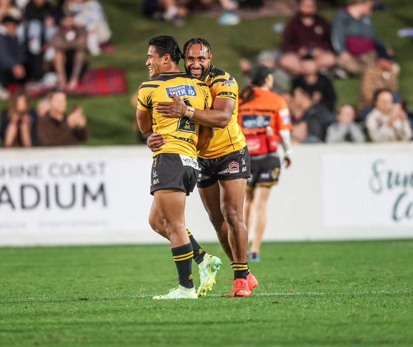 Faalogo with Justin Olam in Round 20. Photo: Dylan Parker/QRL
