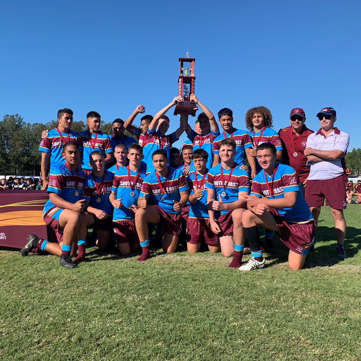 Maroon and White 15 Years teams named after carnival