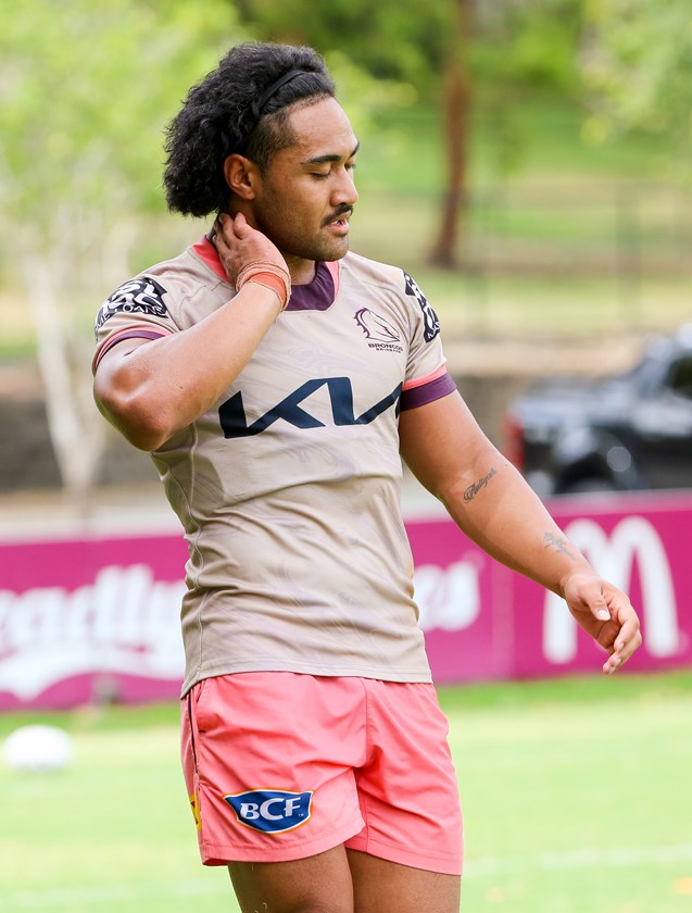 Shalom O'Ofou at Broncos training. Photo: Rikki-Lee Arnold/QRL