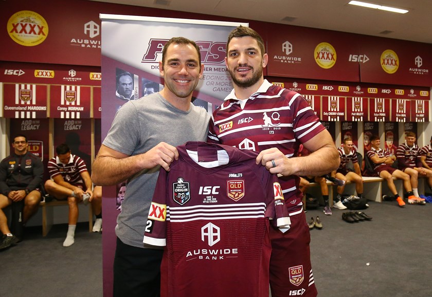 Cameron Smith and Matt Gillett. Photo: NRL Images