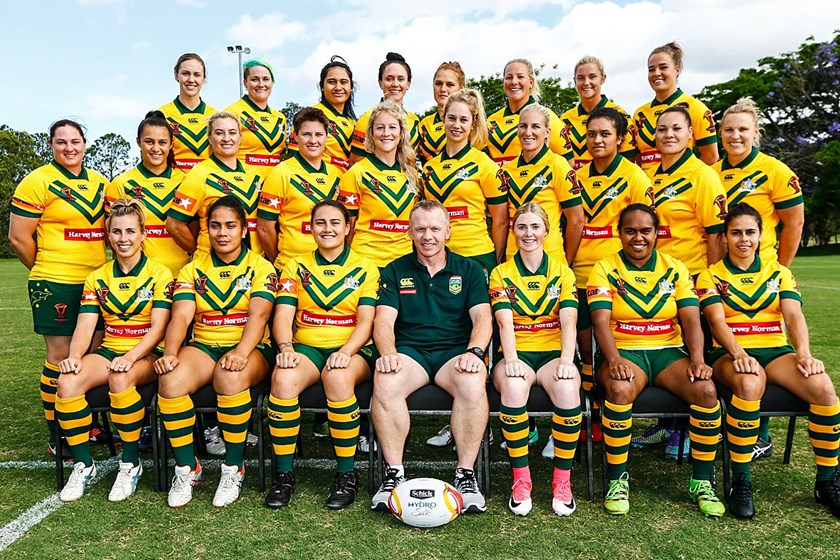 Chelsea Baker and the 2017 World Cup Jillaroos team. Photo: NRL Images