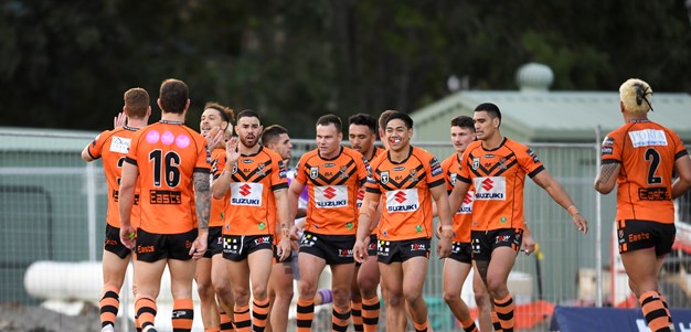 Tigers snatch late victory against gutsy Magpies