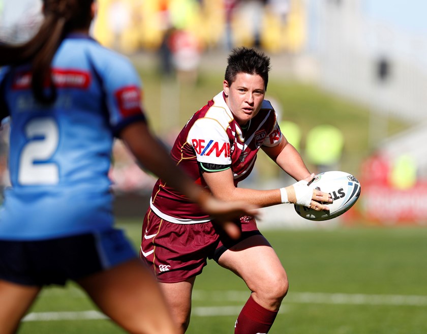 Heather Ballinger, with a broken hand, in action in the 2017 for Queensland. Photo: NRL Images