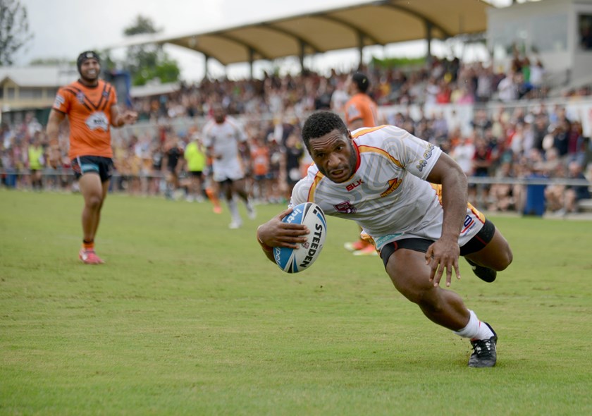 Garry Lo playing for the Hunters in 2014.