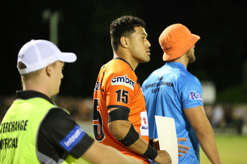 Kelma Tuilagi subbing on. Photo: QRL Media