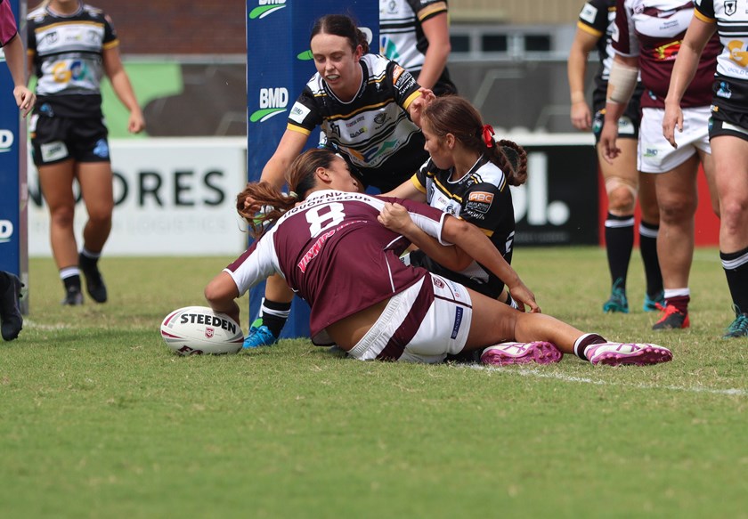 Laikha Clarke puts the ball down over the line. Photo: Dylan Parker / QRL