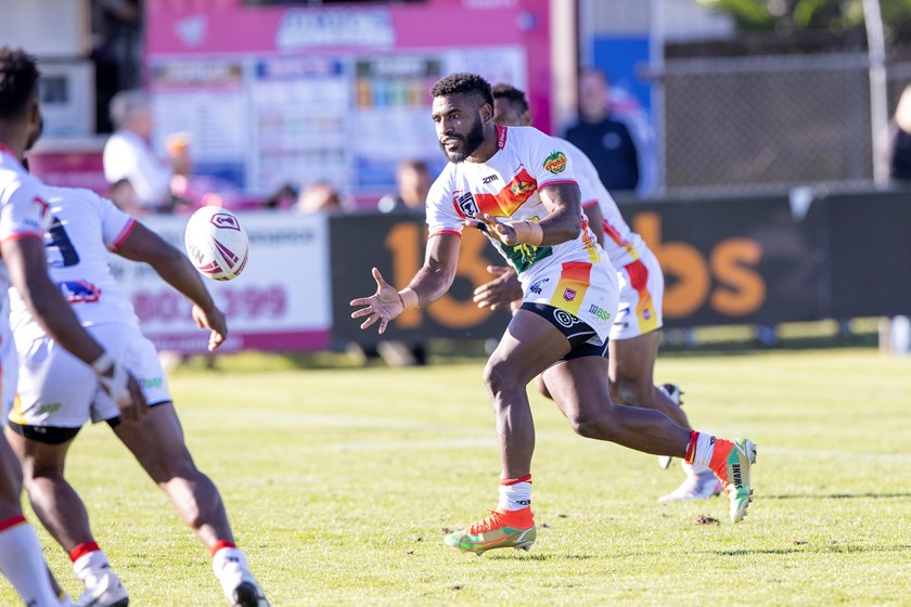 Solo Wane waits for the ball. Photo: Jim O'Reilly / QRL