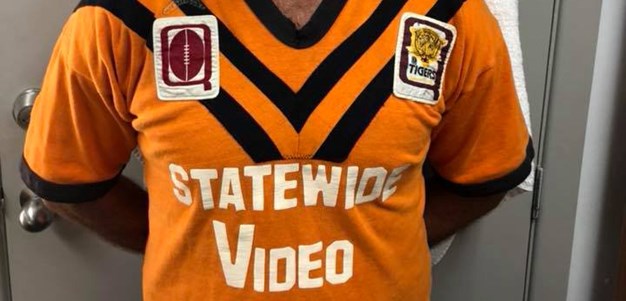 Tiger passion spills onto the sidelines with 35yo kit