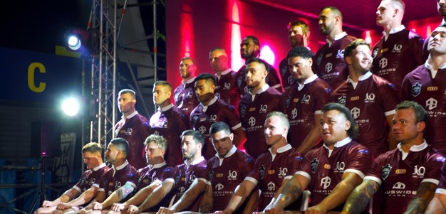 Behind the scenes of the Maroons squad photo