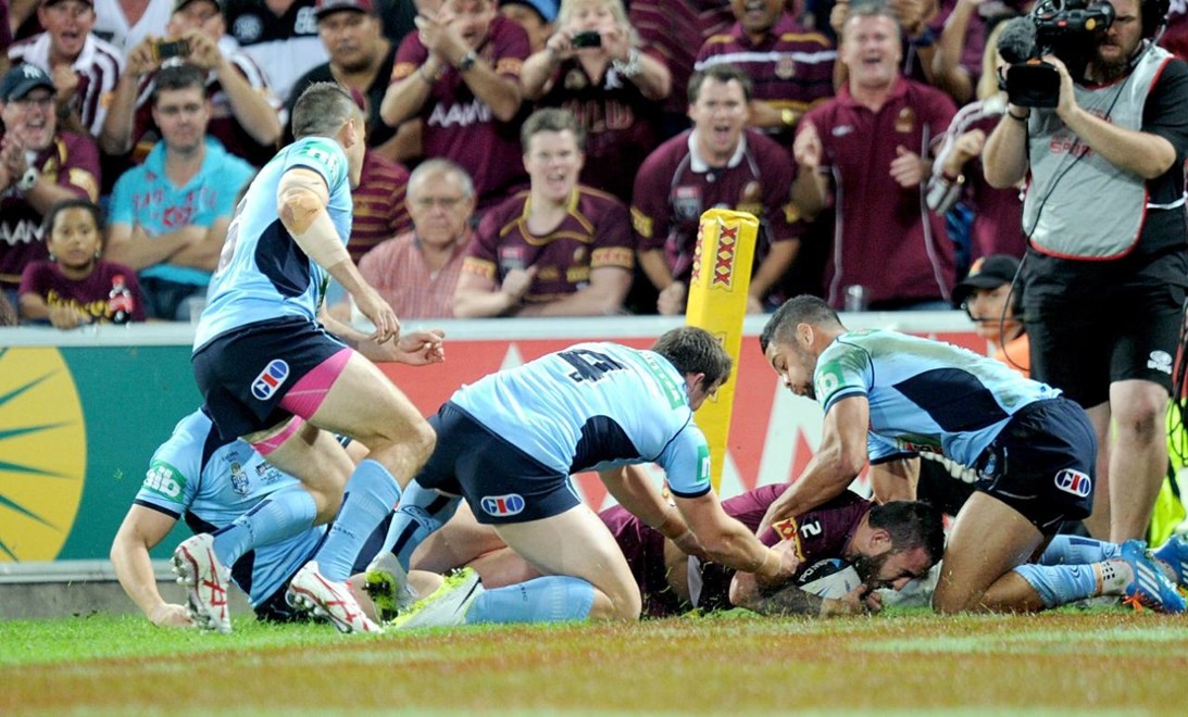 DARIUS BOYD - (QLD MAROONS) - PHOTO SCOTT DAVIS - SMPIMAGES.COM - 28th MAY 2014 - QUEENSLAND V NEW SOUTH WALES. Action from game 1 of the 2014 State of Origin series, being played at Suncorp Stadium between the Queensland Maroons and the New South Wales Blues.  This image is for editorial use only.  Any further use or individual sale of the image must be cleared by application to the manager Sports Media Publishing (SMP Images).