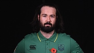 Woods supports Poppy Appeal