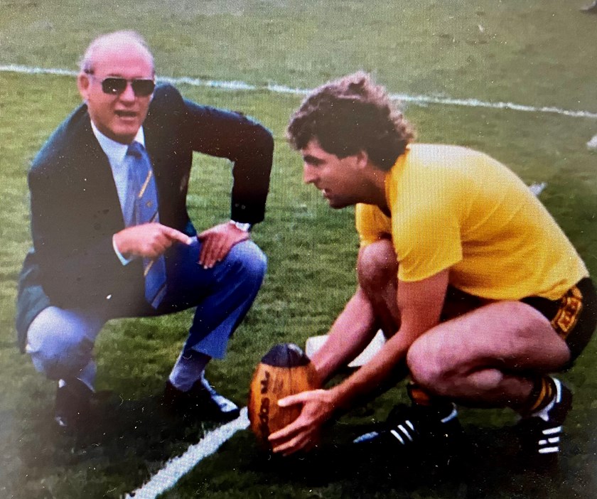 Kevin Brasch gives Australian goal kicker Michael O’Connor a few tips.