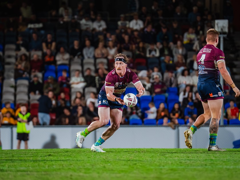 Mitch Fogarty providing service out of dummy-half